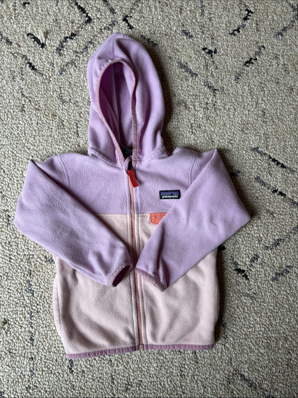 Patagonia Kids Two-Tone Light Purple and Pale Pink Fleece Hoodie 3T